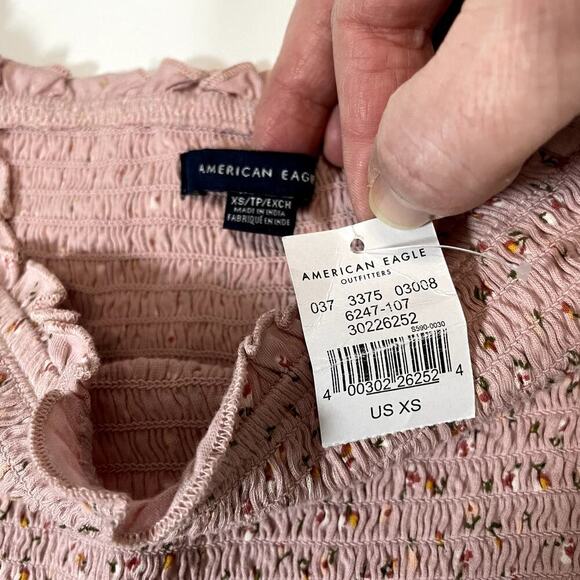 AMERICAN EAGLE NWT Womens Floral Smocked Off Shoulder Top size XS Y2K Cottage - Picture 2 of 7